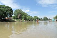 Longtailboot op rivier